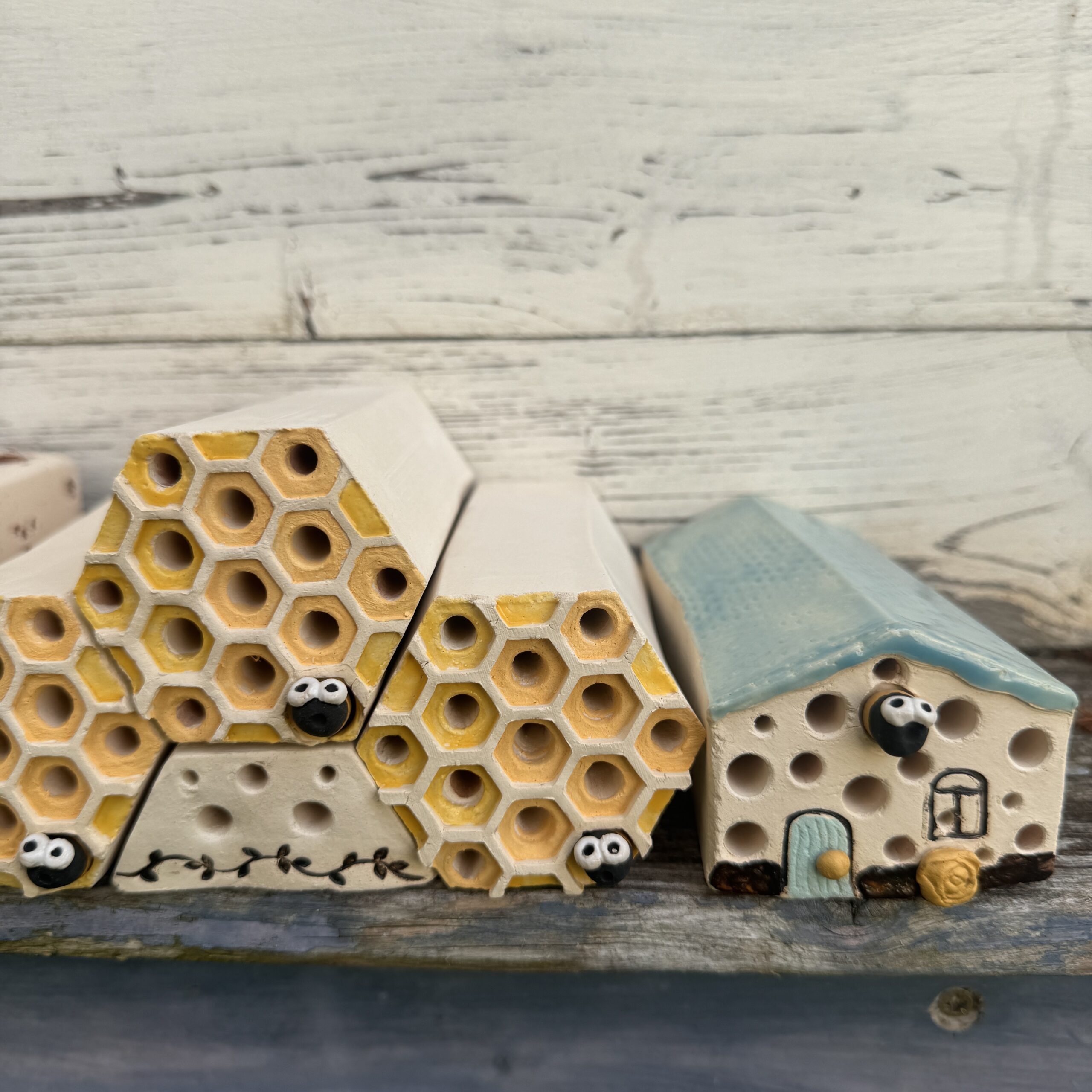 Bienenstein Bienenwabe Nisthilfe für Wildbienenarten für den Garten – Bild 11