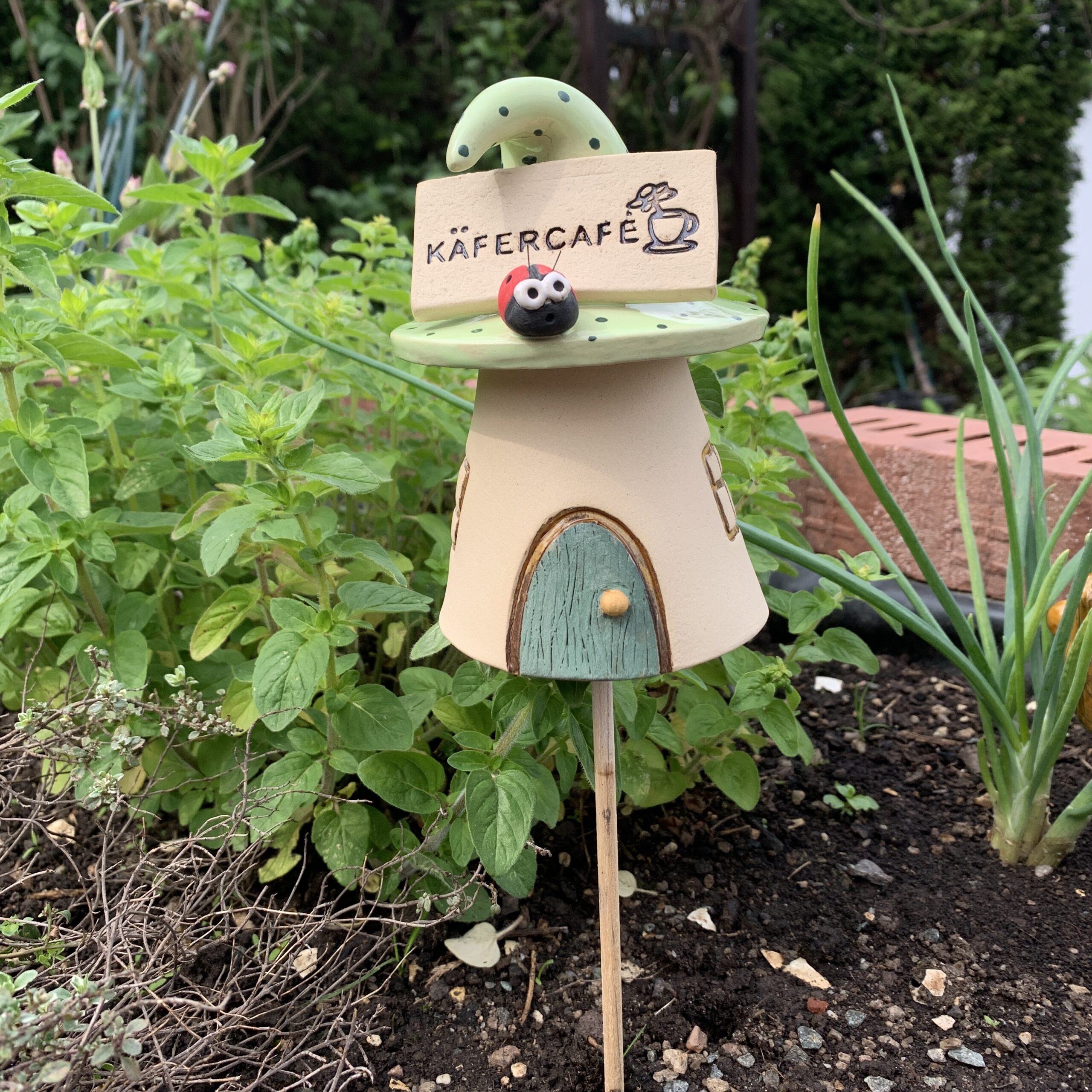 Insektenhotel für Naturgarten Grün