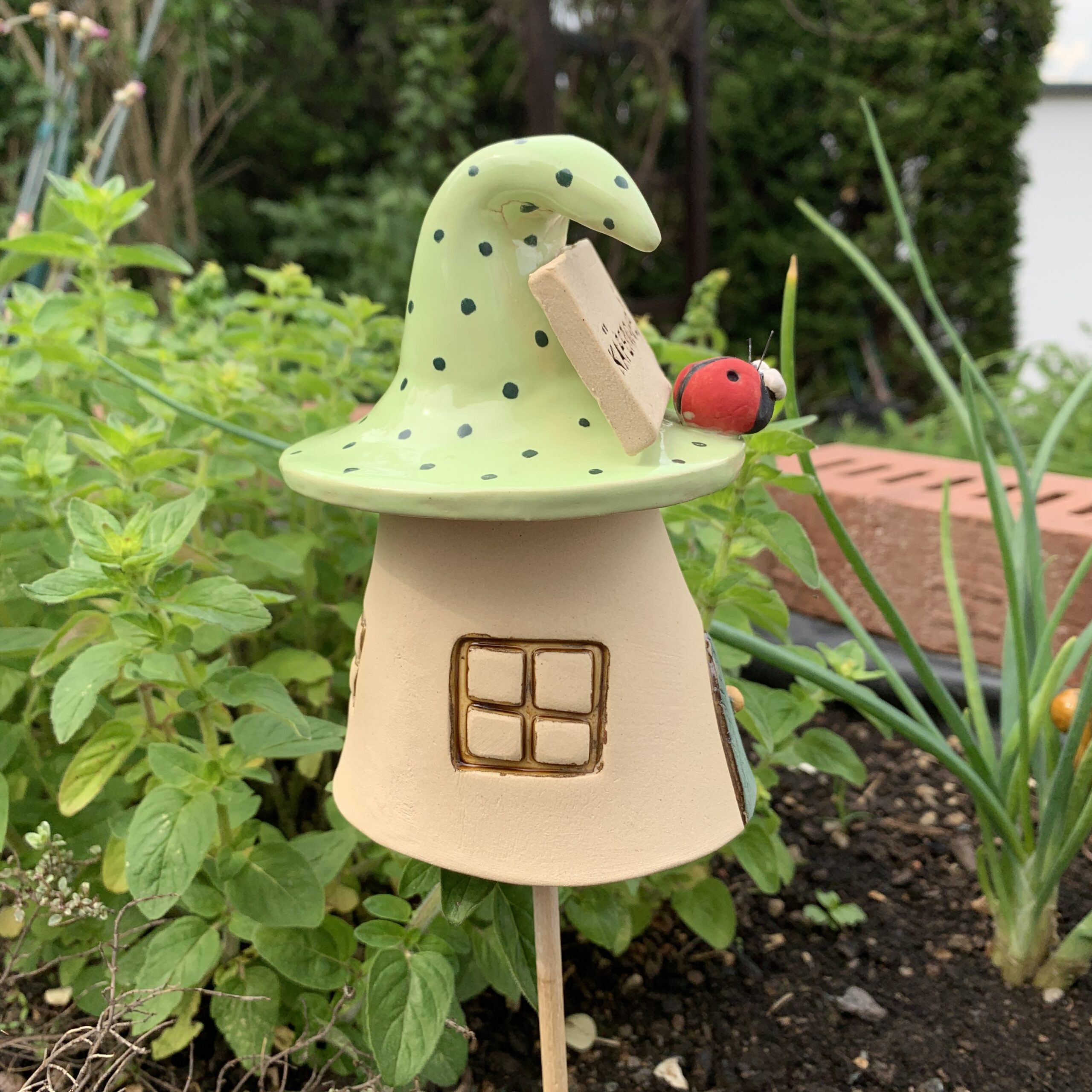 Insektenhotel für Naturgarten Grün