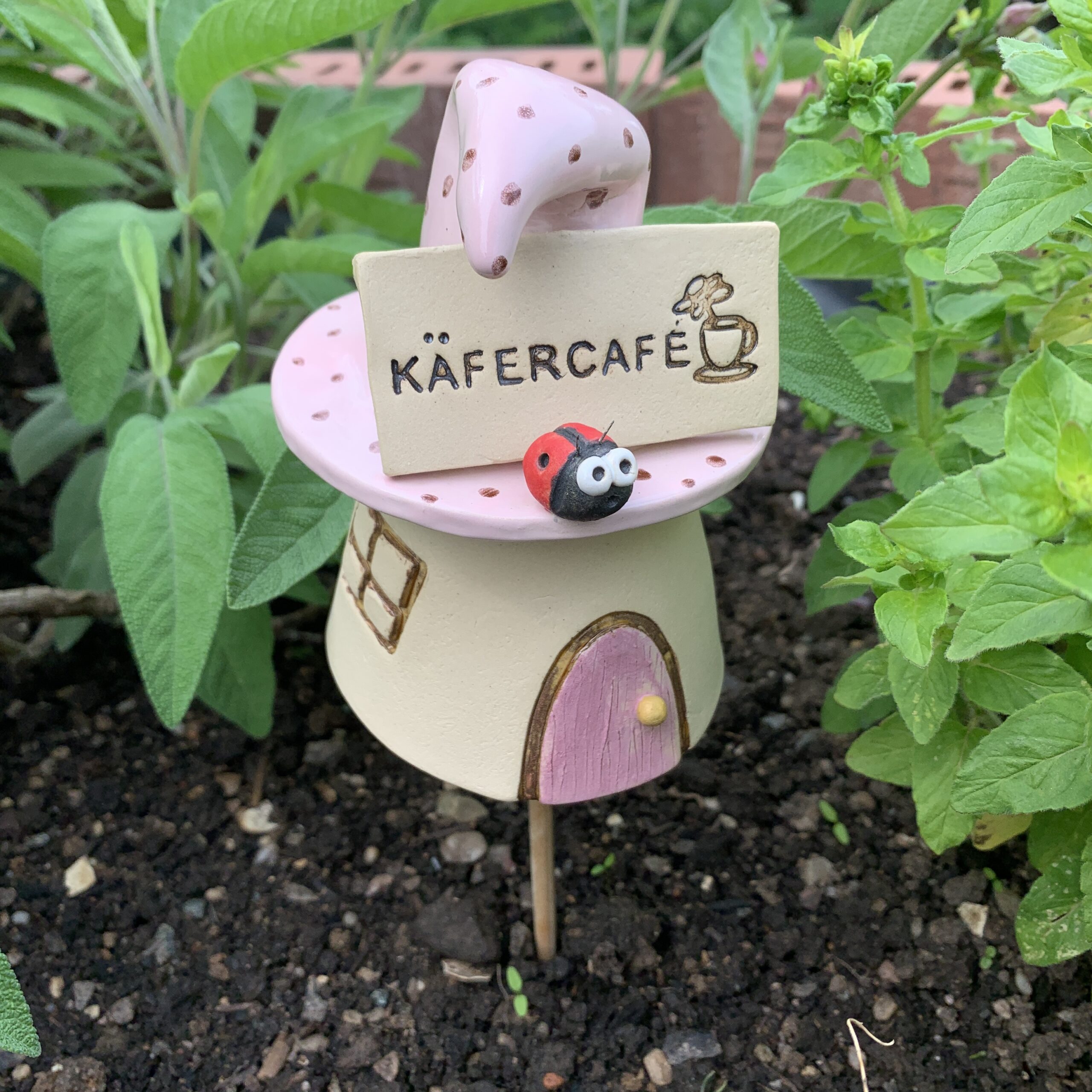 Insektenhotel für Naturgarten Rosa