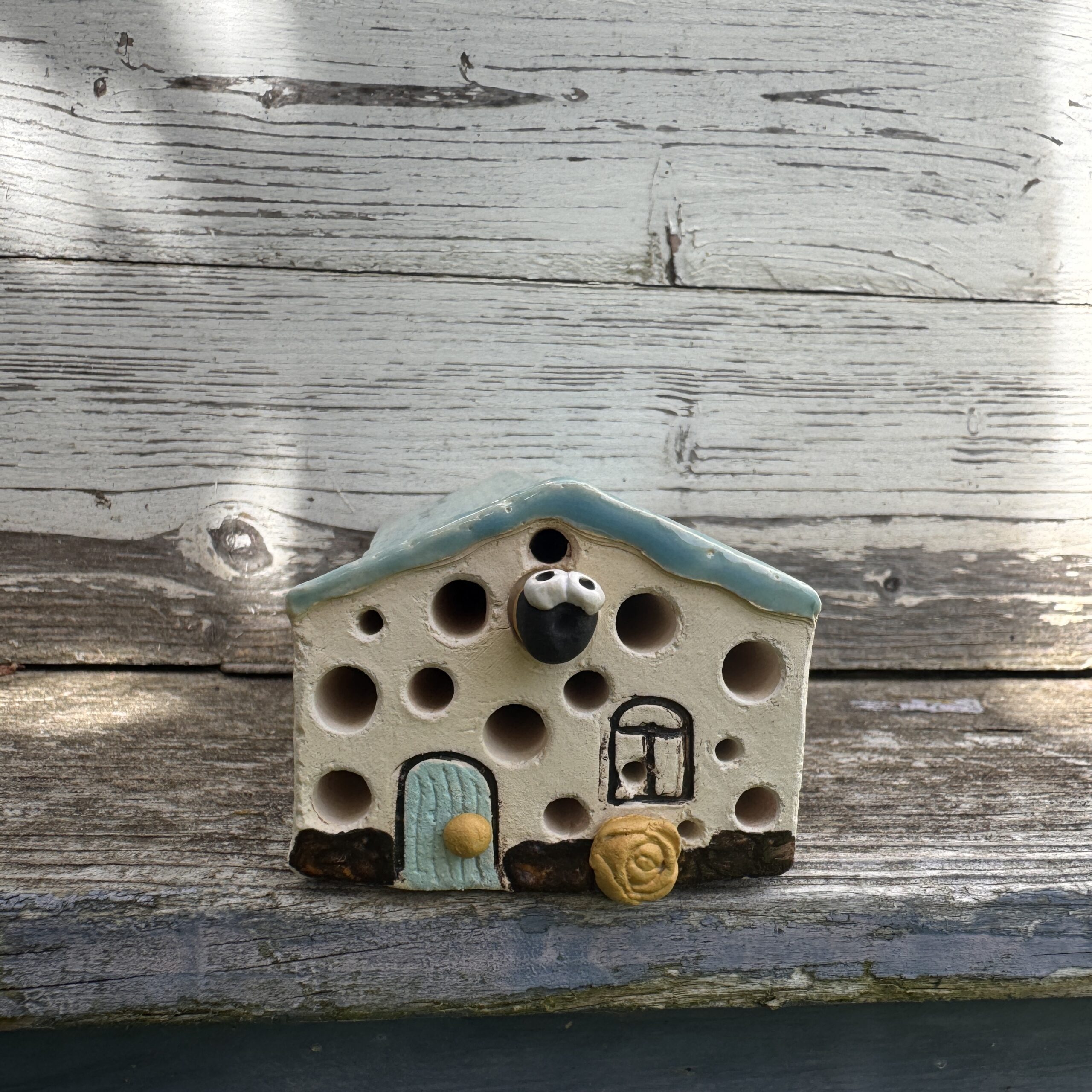 Bienenstein Bienenhaus Türkis für Wildbienenarten – Bild 9