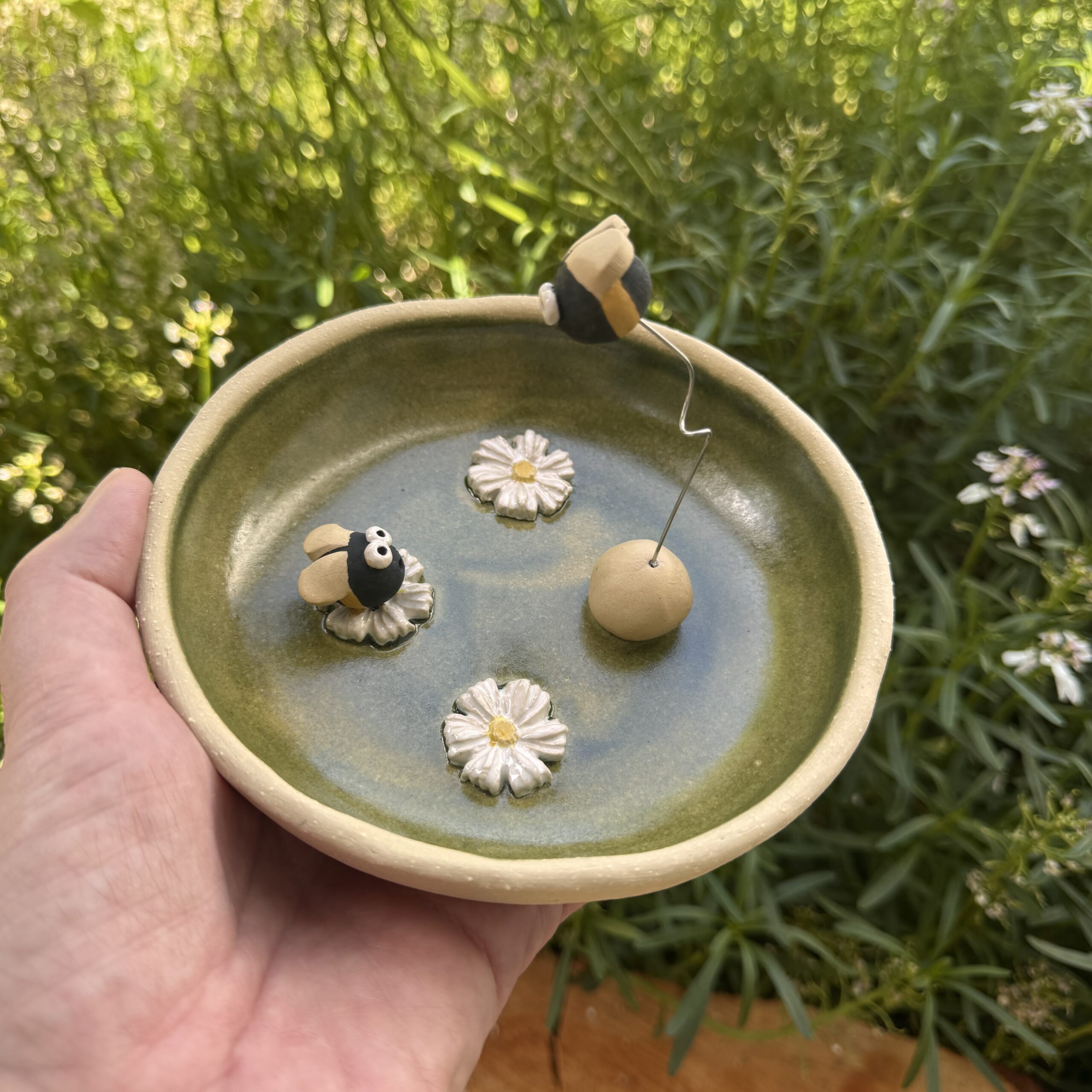 Insektenränke stehend Biene