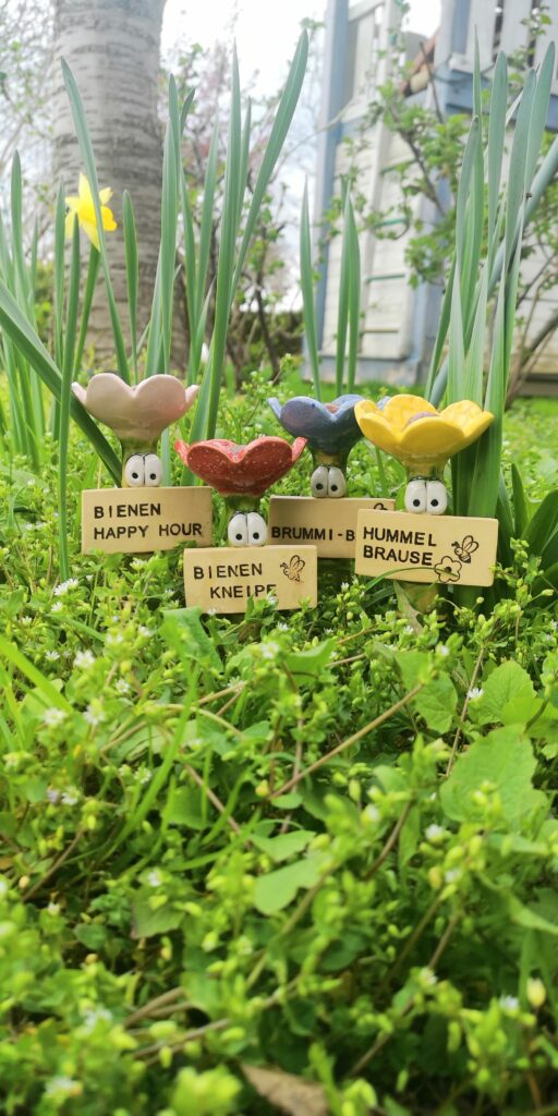 handgeformte Bienenbar aus Keramik
