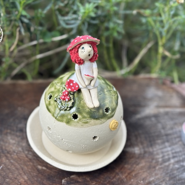 Lichterkugel mit Elfe und Fliegenpilz – ein kleines Lichtmärchen – Bild 4