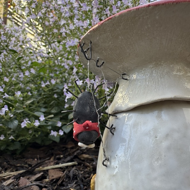 Fliegenpilz Insektentränke