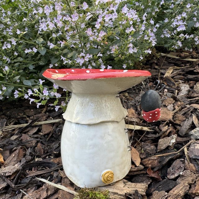 Fliegenpilz Insektentränke